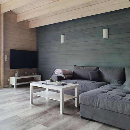 Idyllisches Blockbohlenhaus mit eigenem Garten und Sauna zum Wohlfühlen Martensrade Exterior foto